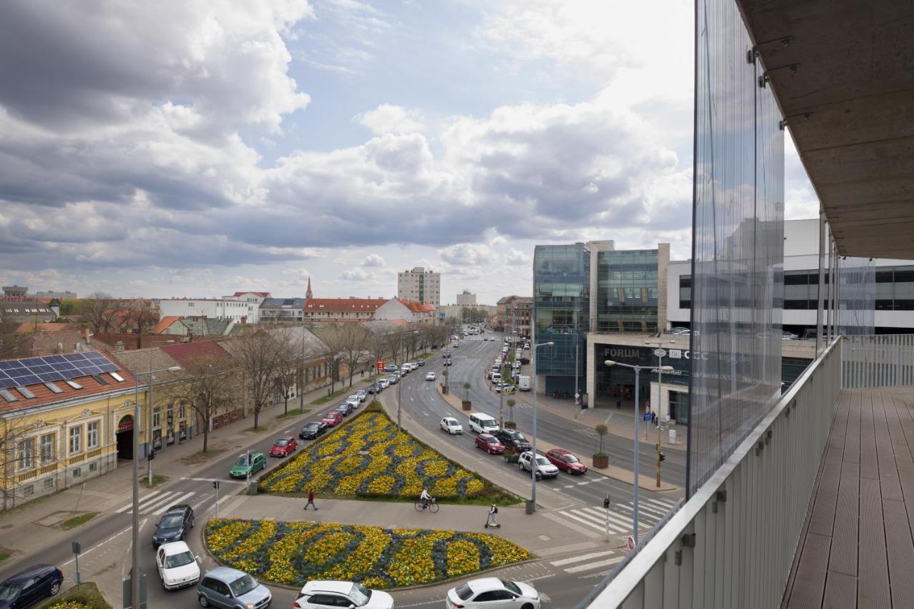 Parizs Garden Apartments Debrecen Bagian luar foto
