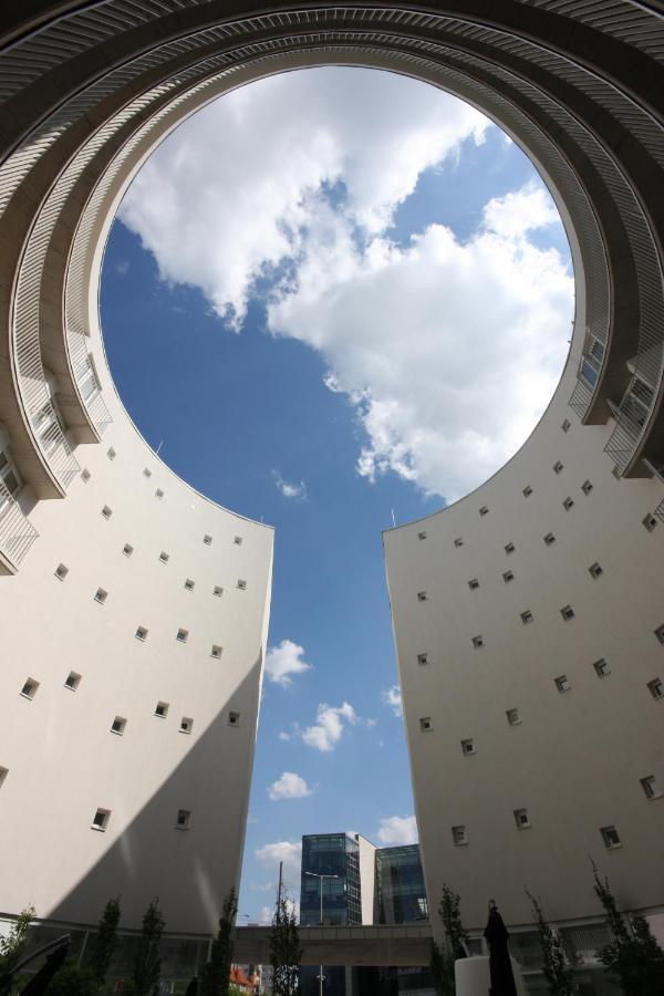 Parizs Garden Apartments Debrecen Bagian luar foto