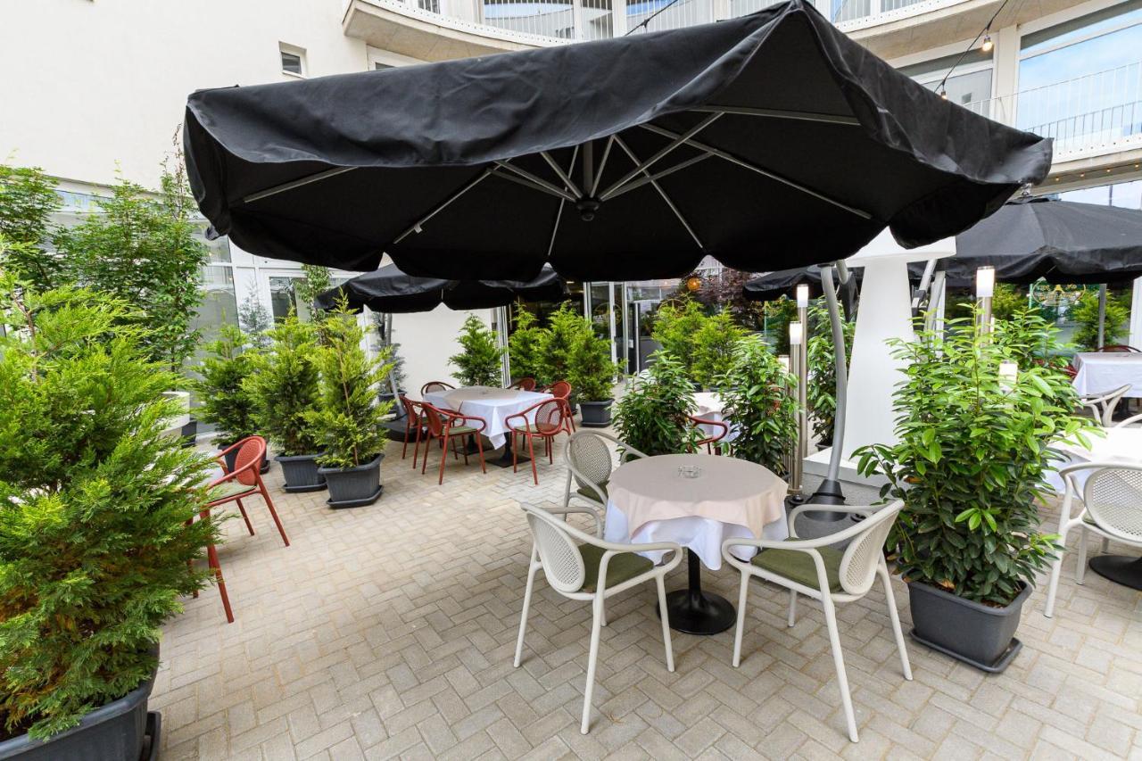 Parizs Garden Apartments Debrecen Bagian luar foto