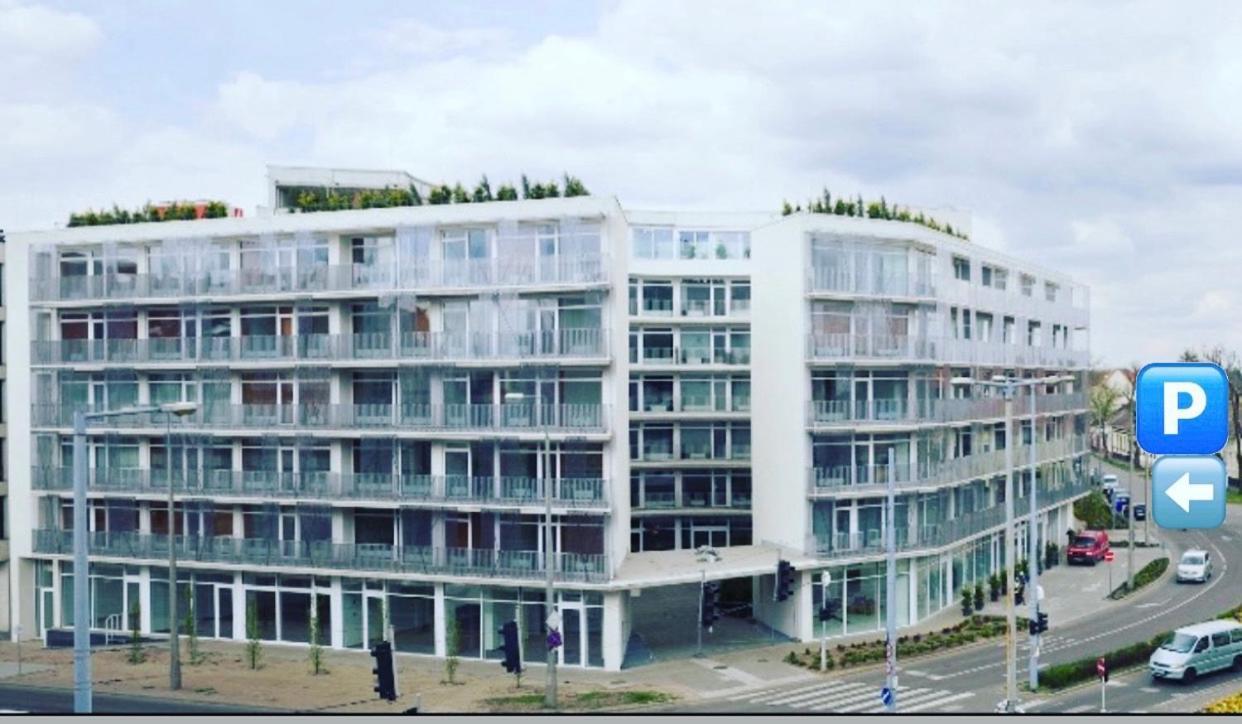 Parizs Garden Apartments Debrecen Bagian luar foto