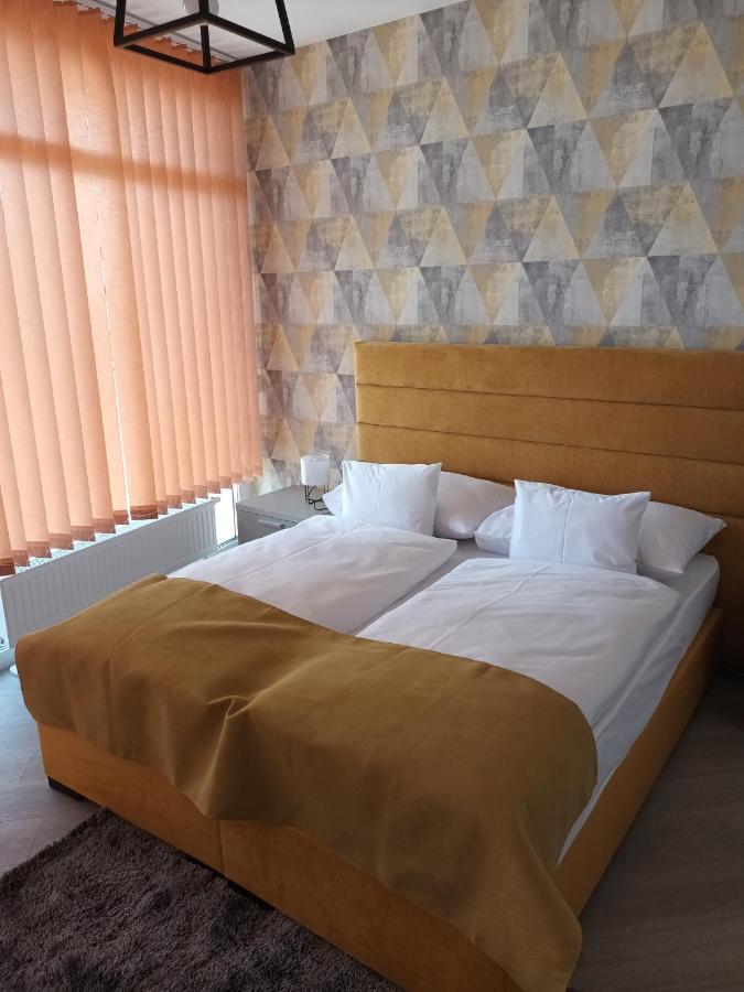 Parizs Garden Apartments Debrecen Bagian luar foto