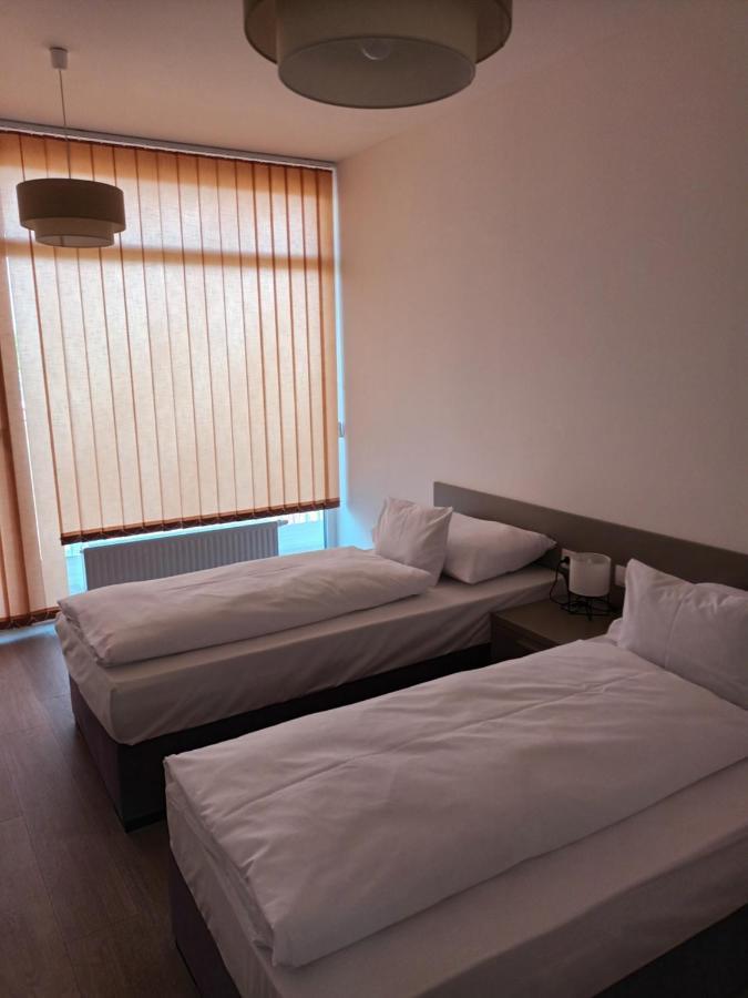 Parizs Garden Apartments Debrecen Bagian luar foto